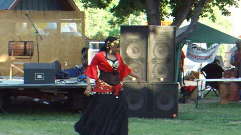 Belly Dancing at Ralph Edwards Park Pt2