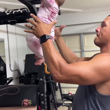 That's One Strong Baby 😍