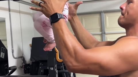 That's One Strong Baby 😍