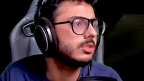 @carryMinati Mujhe Ek sweet si gaali de😅