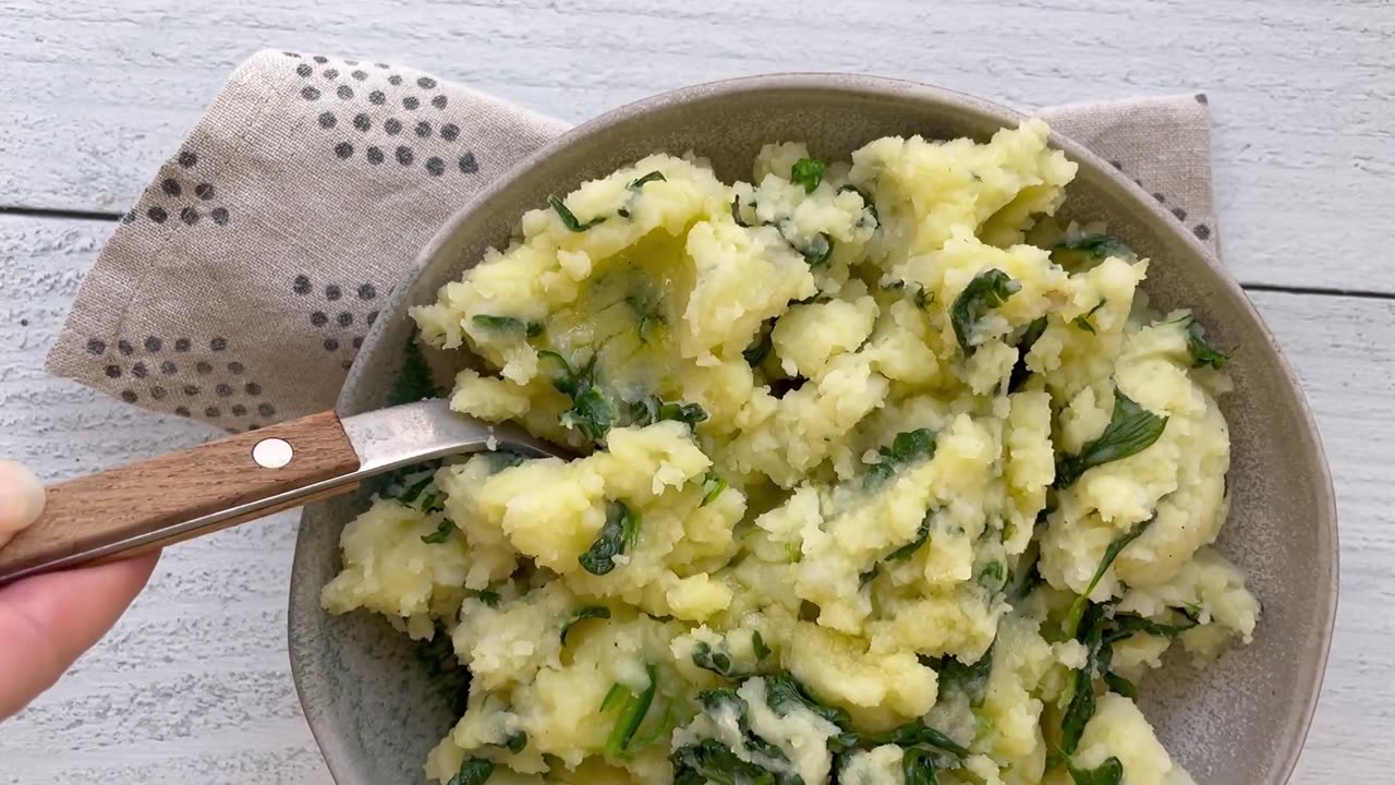 25 Minute Spinach Mashed Potatoes (Gluten-Free)