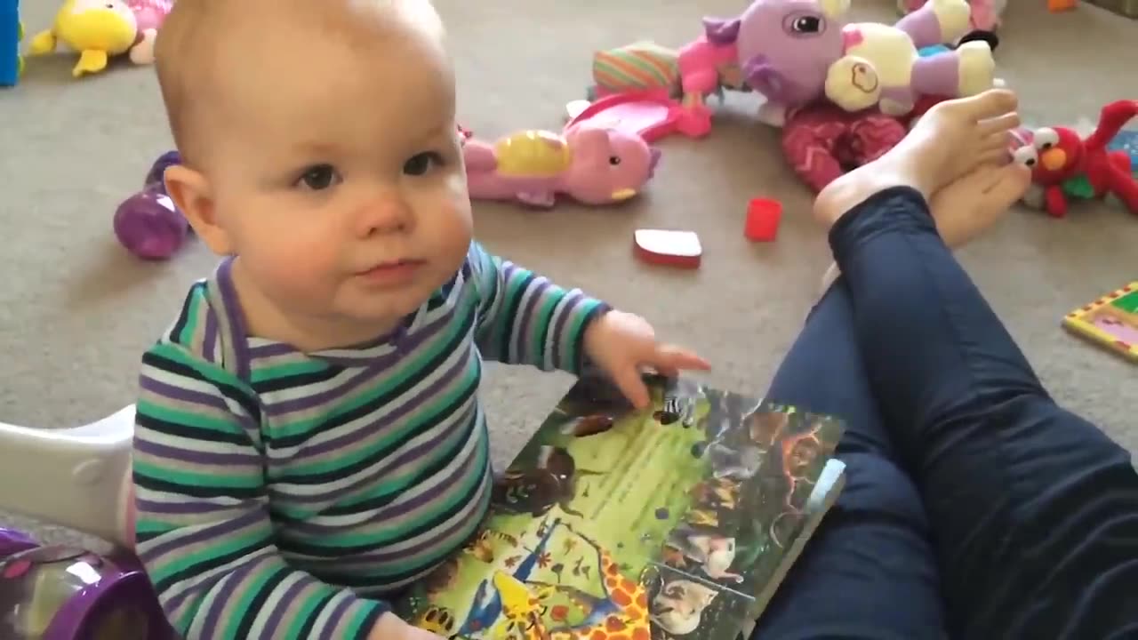 Funniest baby Try to read: What's new, baby? Cute baby videos