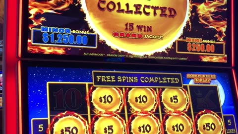 ORBS KEEP COMIN'! #slots #casino #slotmachine #slotwin #jackpot #bonusfeature #casinogames #gambling