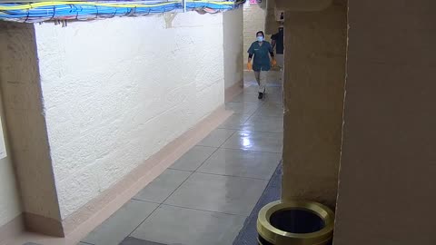 0013USCSBASB10Hallway_2021-01-05_16h00min03s027ms.mp4