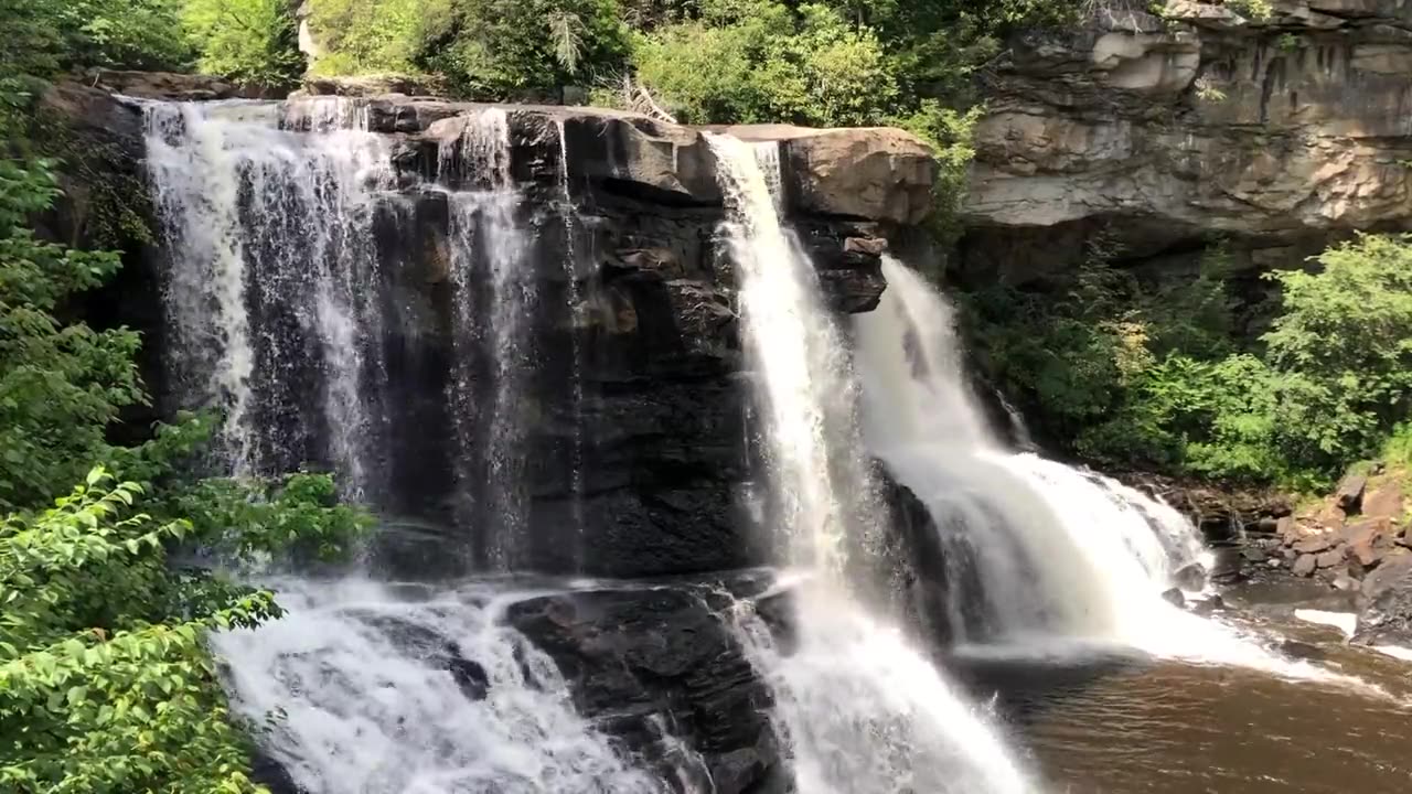 Relax and Unwind with the Sound of Water: Improve Sleep with Natural White Noise