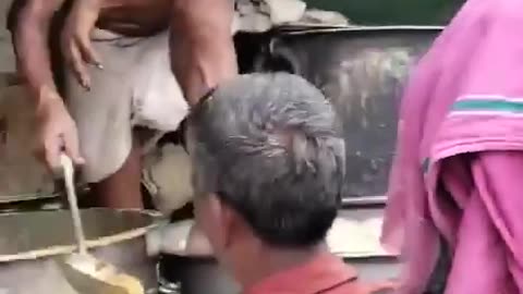 The 'Culinary skills' of this Chef must be 'Awesome'.. Look at the queue for his food!😁