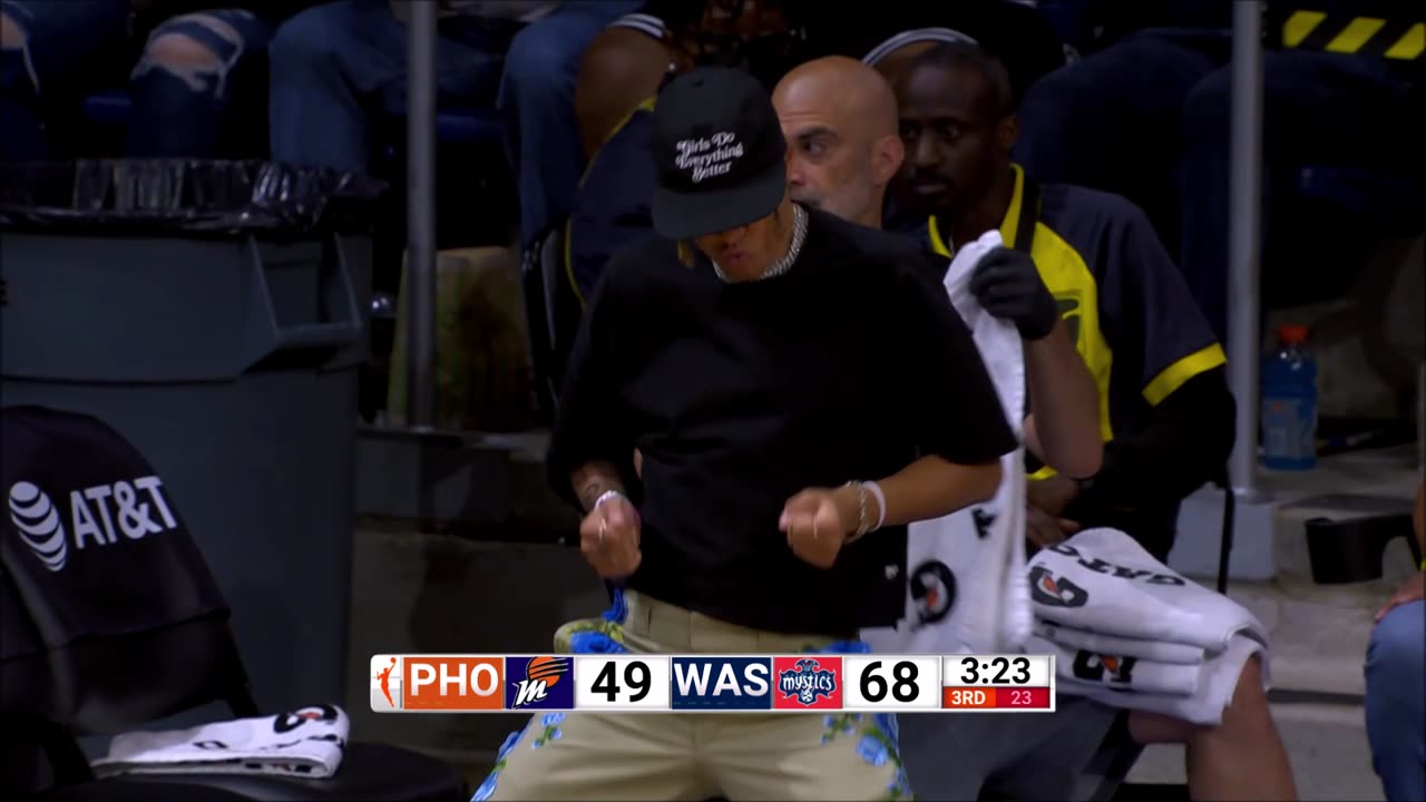 😂 Injured Natasha Cloud Dances After Teammate Hits A Shot | Washington Mystics vs Phoenix Mercury