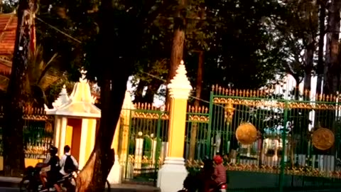My Southeast Asia Life - Sunset Park Walk in Siem Reap