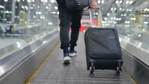 How Traveling Alone Boosts Happiness and Reduces Stress