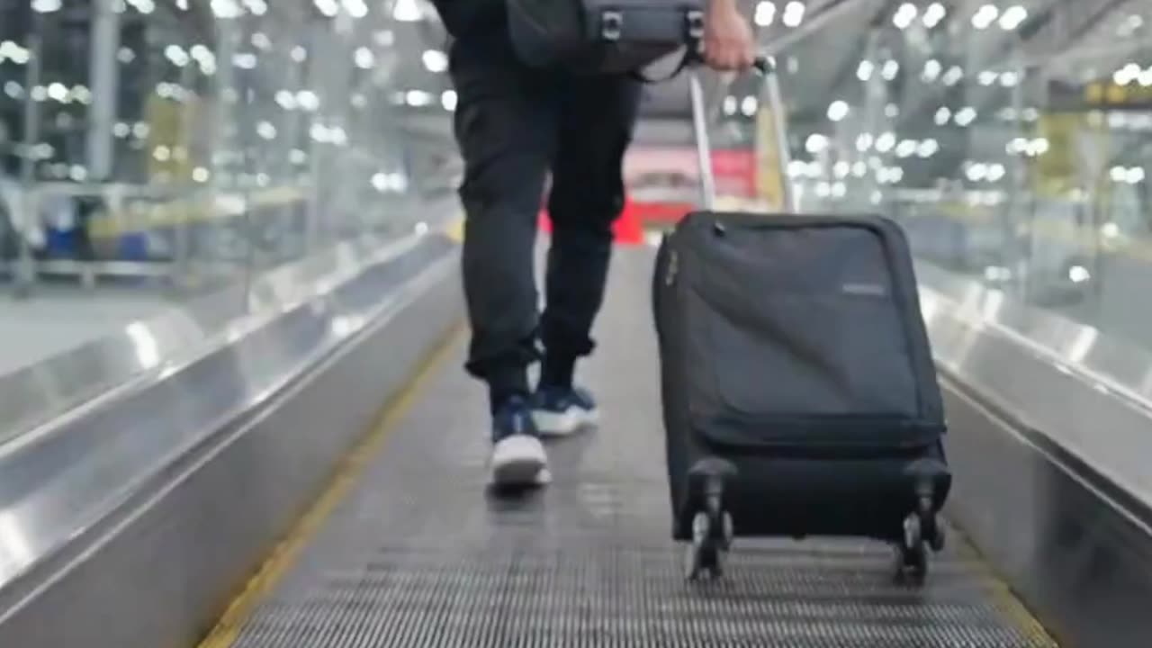 How Traveling Alone Boosts Happiness and Reduces Stress