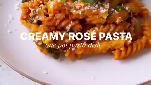 "Deliciously Dreamy: Indulge in Creamy Rosé Pasta Delight!"