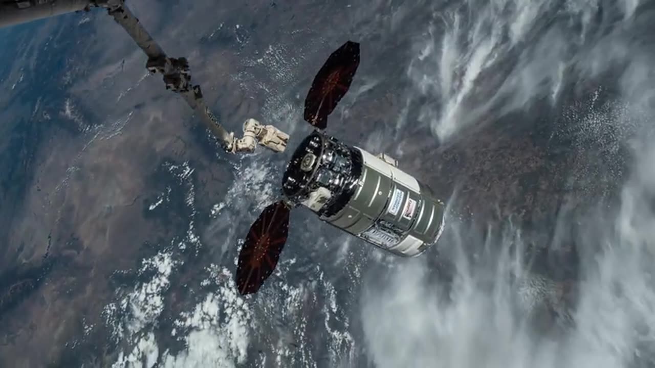 jsc2022m000172_Earth_in_4K_Expedition_65_Edition