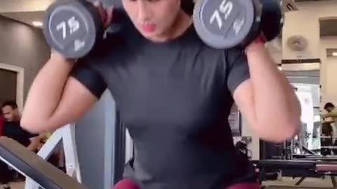 new gym girl viral video