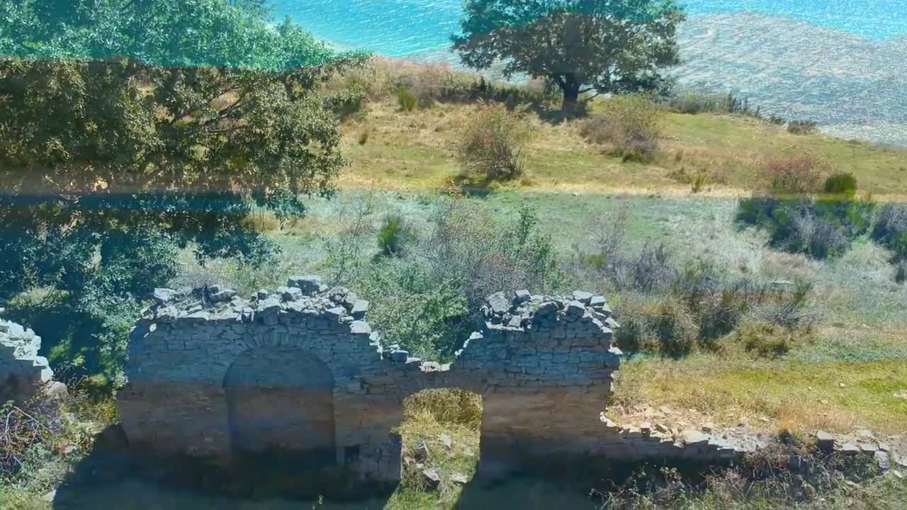Il lago di Campotosto e le sue dighe - Abruzzo - Italia