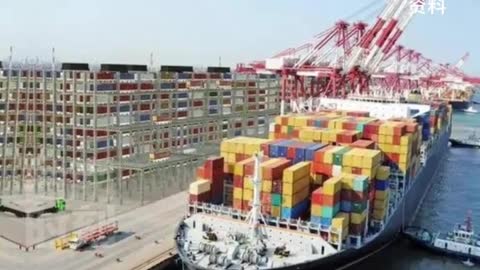 There are so many goods in China that the logistics are overwhelmed