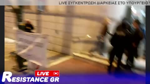 LIVE ΣΥΓΚΕΝΤΡΩΣΗ ΔΙΑΡΚΕΙΑΣ ΣΤΟ ΥΠΟΥΡΓΕΙΟ ΥΓΕΙΑΣ - ΚΑΘΗΜΕΡΙΝΑ 7π.μ ΩΣ 10μ.μ