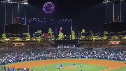 A cool sight to see 🤩 (via @Alex & Nat) #dodgers #MLB #baseball