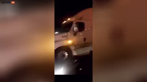 FedEx Truck Runs Through Protesters (Full Video, 2020)