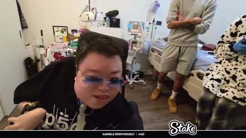 These strippers flashed Adin Ross mod on stream and his reaction is hilarious