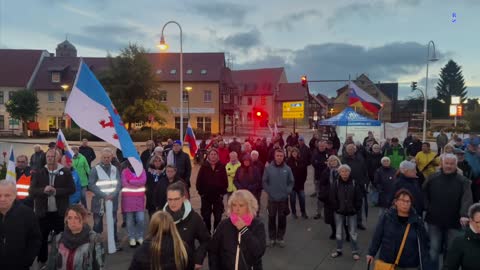 Wolgast - Eröffnung der Versammlung durch Stefan 27-09-2022