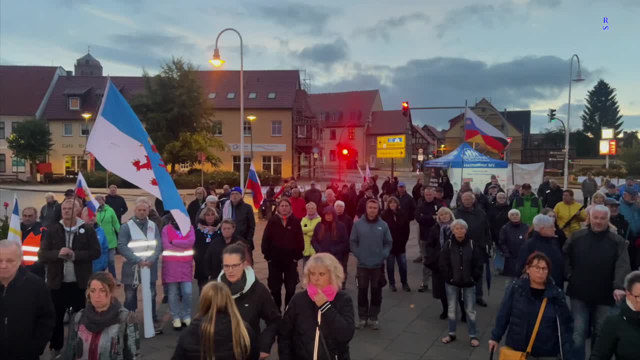 Wolgast - Eröffnung der Versammlung durch Stefan 27-09-2022