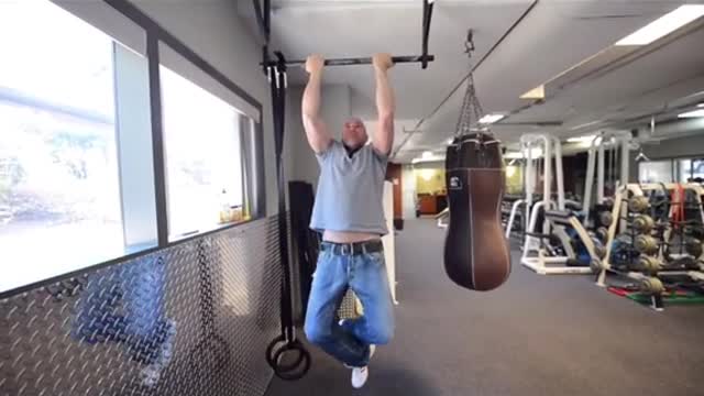 Dana White Does Pull-Ups After “14Years ”