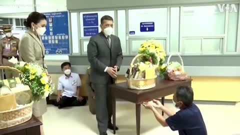 Thai King Visits Victims of Thai Massacre | VOA News