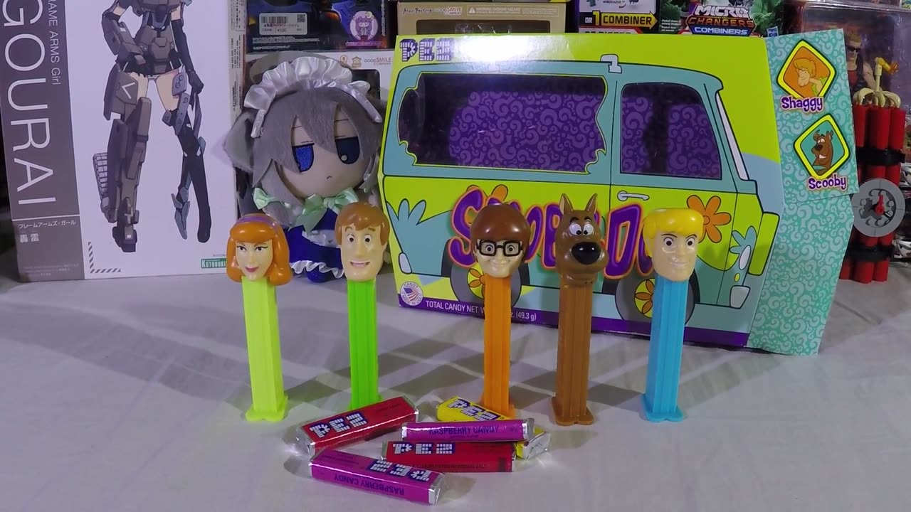 PEZ Scooby-Doo mystery machine gift set.