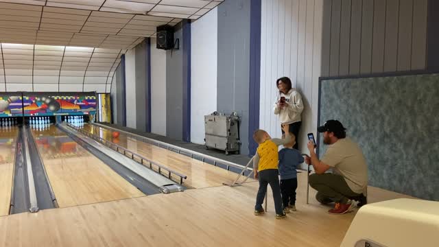 2020.01.25 Gatlin and Waylon Bowling