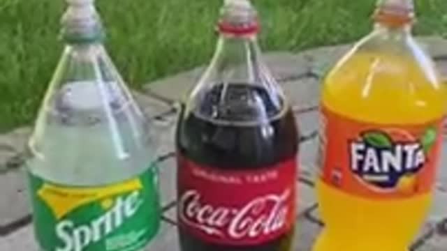 Coca_Cola%2C_Fanta%2C_Sprite_und_Mentos___Experiment