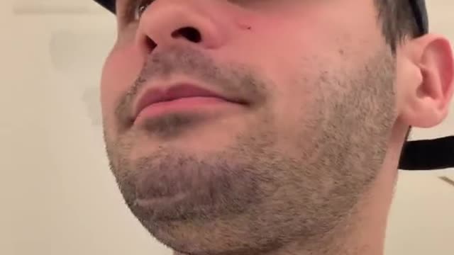 Eu adorei e recomendo, o liguido branco grudou