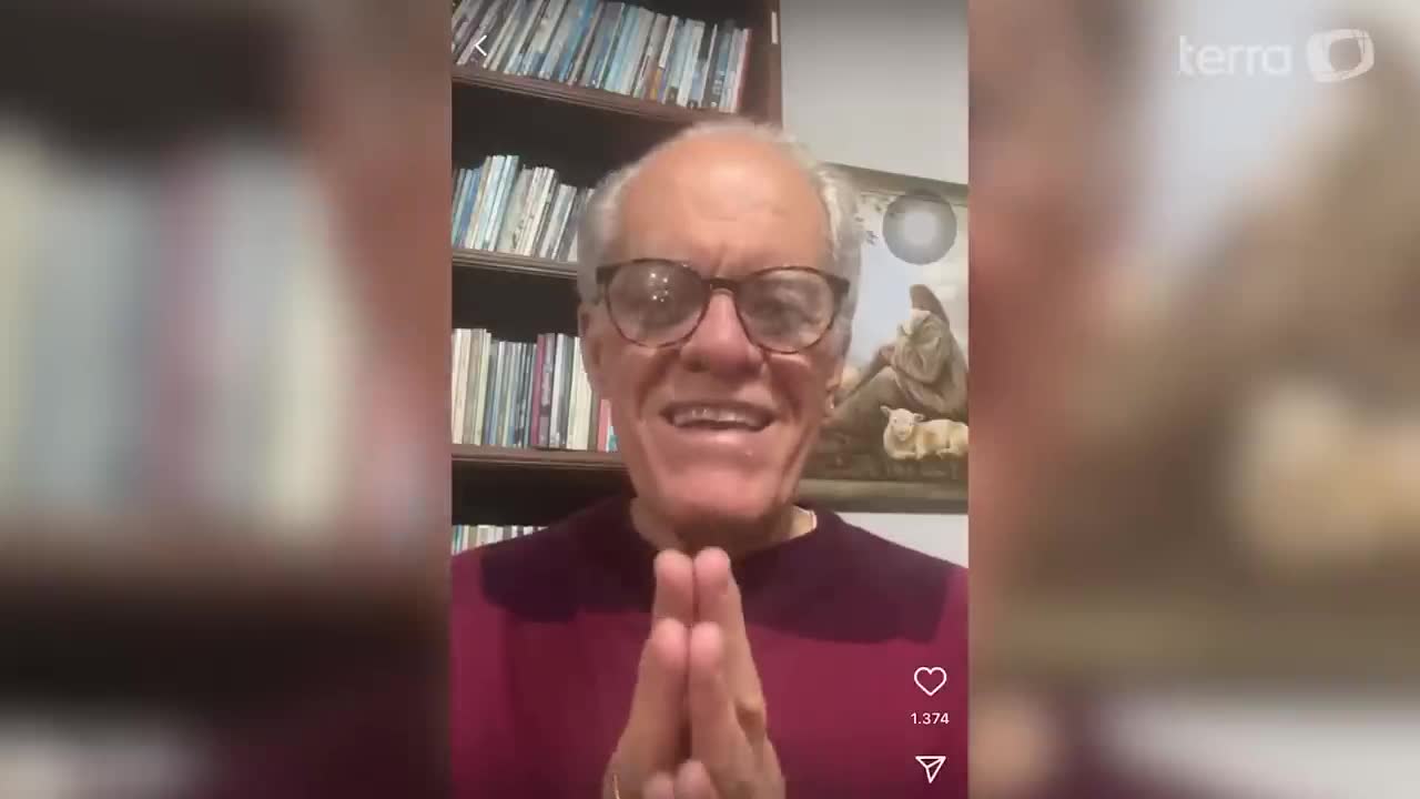 Com sorriso, pastor anuncia morte de Guilherme de Pádua em live: “Caiu e morreu”