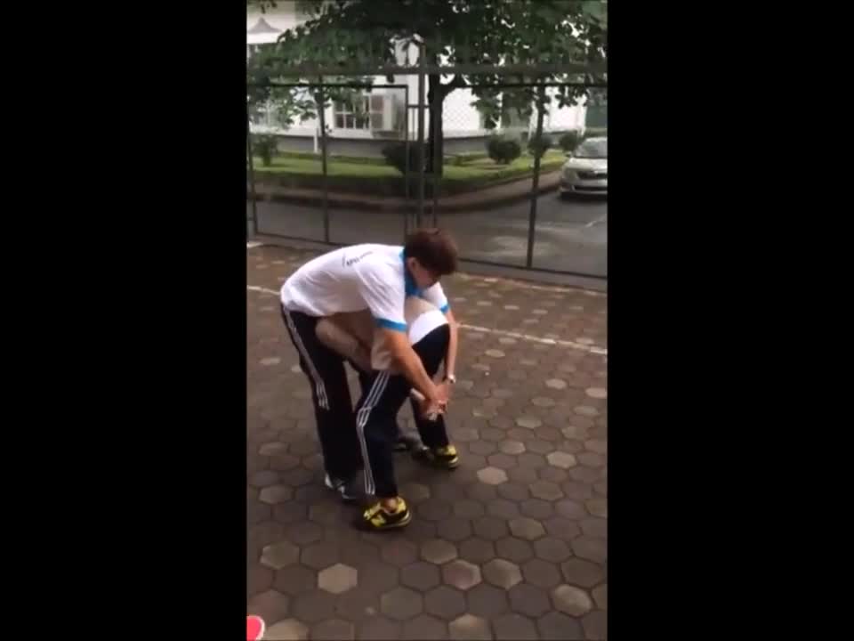 2 guys with FAIL trending reverse kiss
