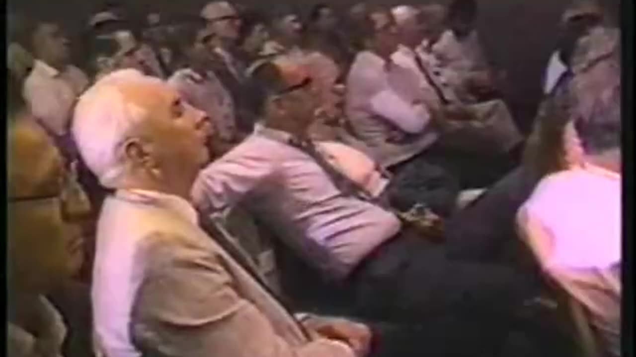 David Irving at the 10th IHR Conference (1990)