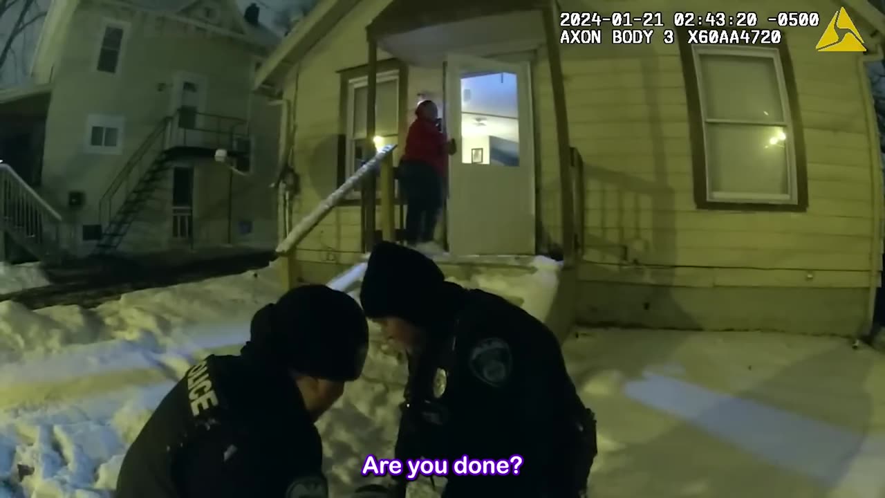 Cops Give Mom-Beater A Taste Of His Own Medicine