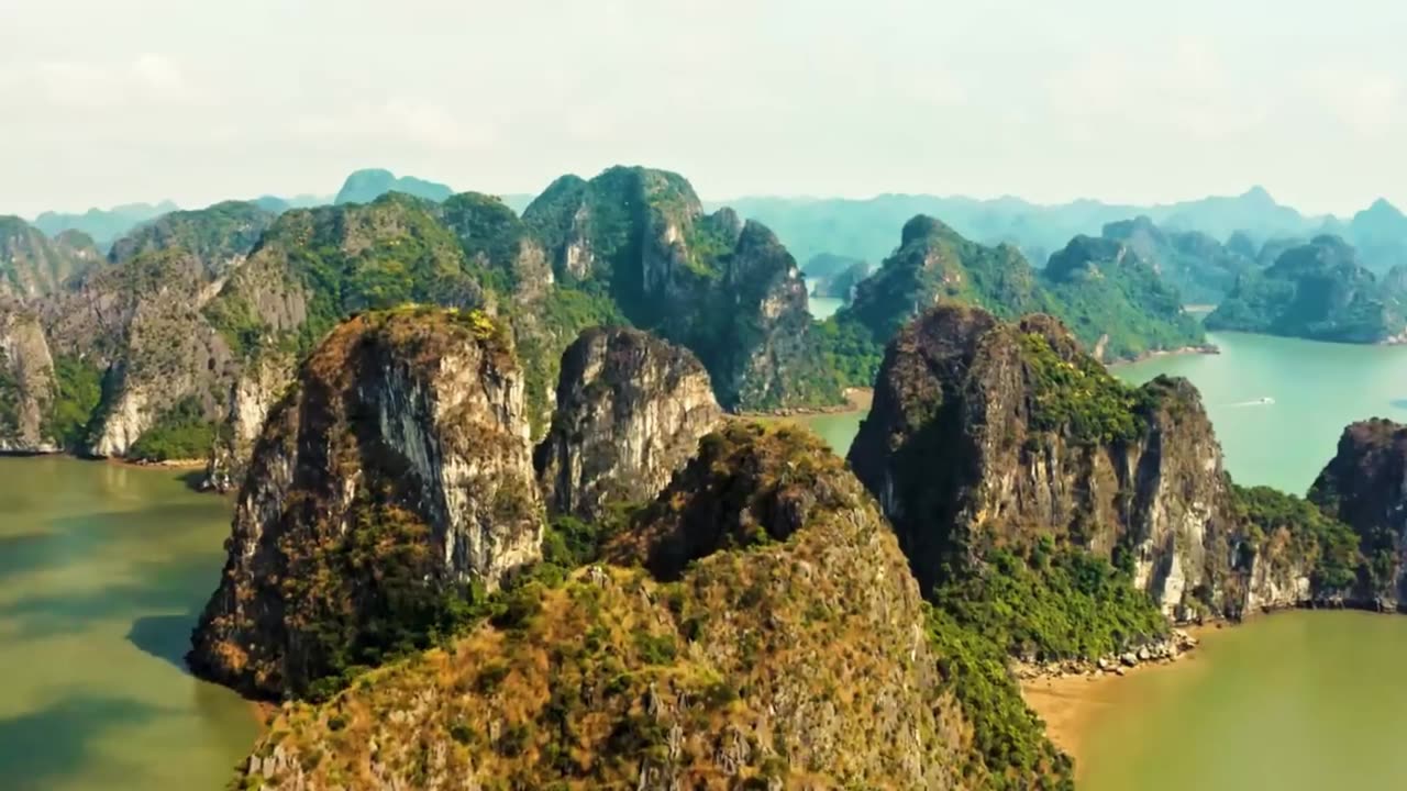 Exploring the Beauty of Natural Landscapes In Halong Bay - Vietnam