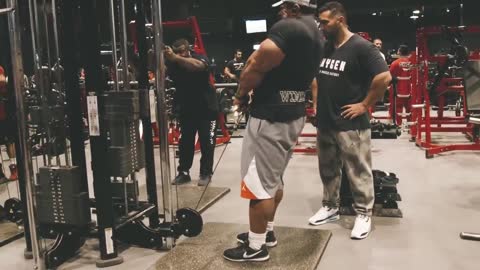 2019 Roelly Winklaar Shoulders and Traps Routine In Oxygen Gym Kuwait with Coach Ahmad Askar