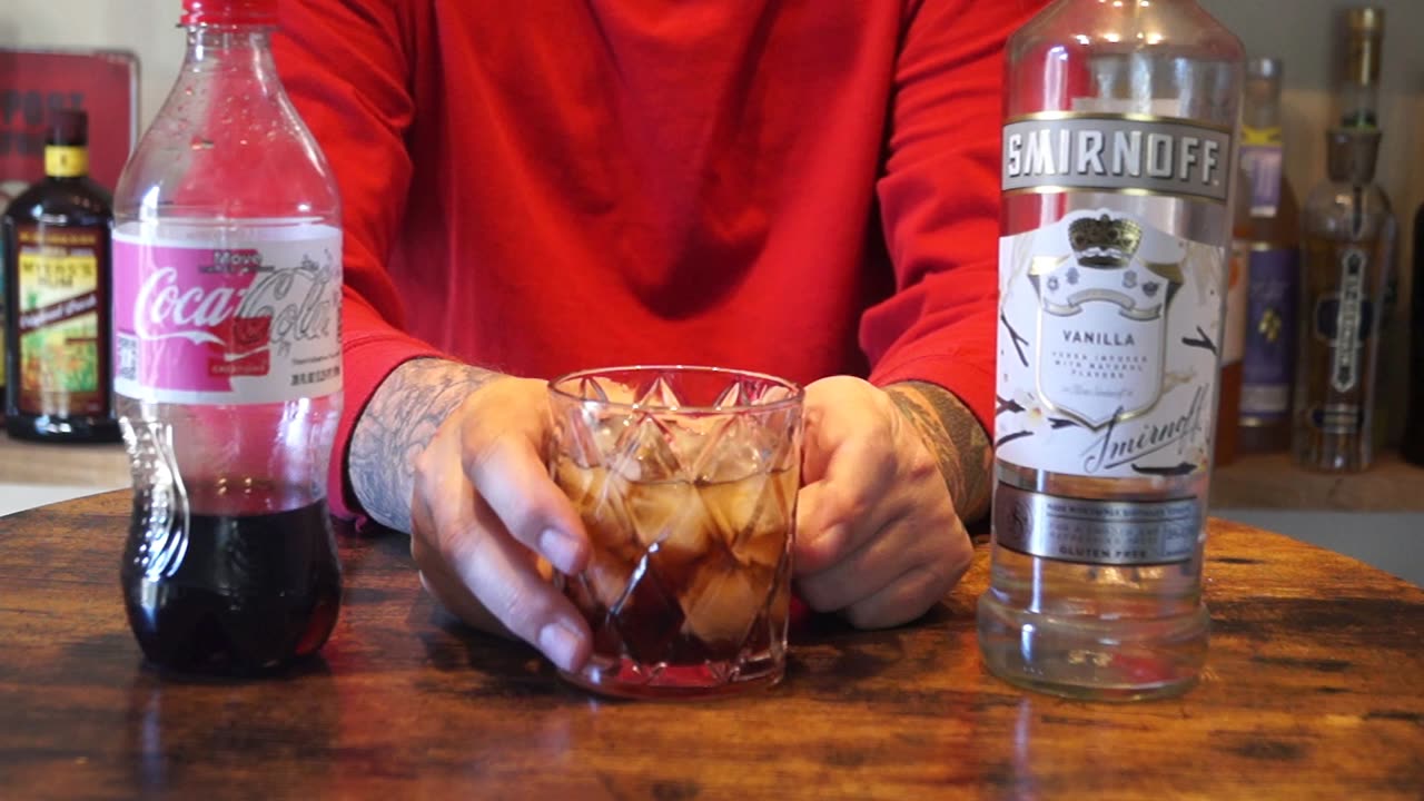 Smirnoff Vanilla Vodka & Coke Move