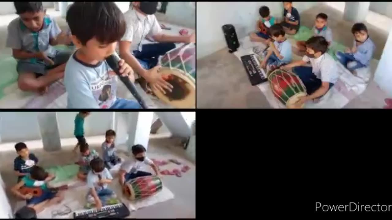 बच्चो का भजन संध्या सत्संग देखने में आता में। Children's bhajan comes to watch the evening satsang.