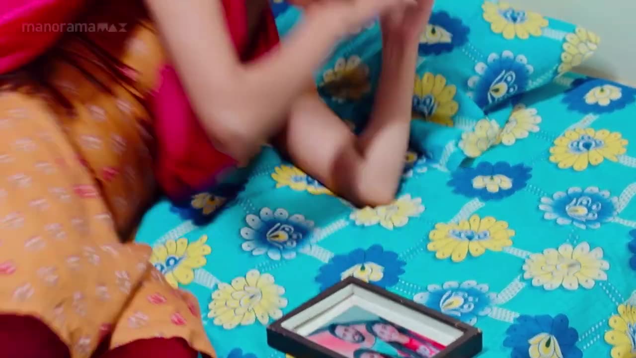 Saipallavi_nagachithanya_new_movie_friendly_love_clip-seen