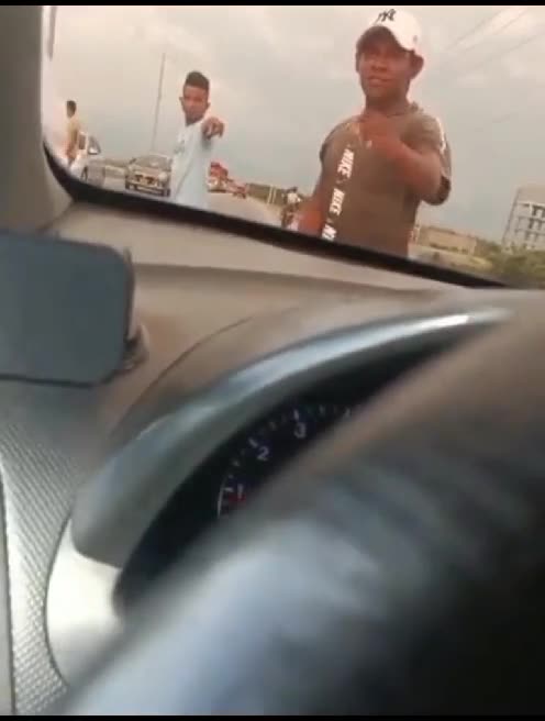 Retenes ilegales en la costa