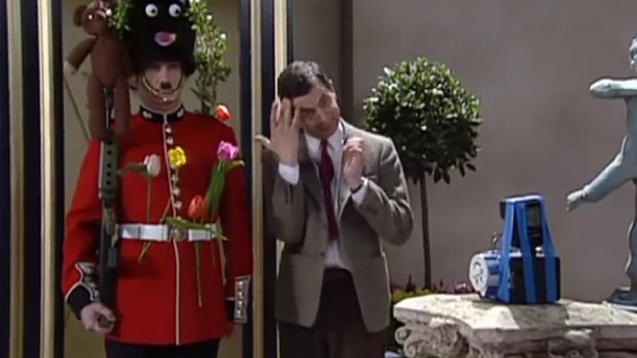 Guard Picture - Funny Clip - Mr. Bean Official