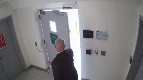 5180CHOBBANorthLobbyStair8_2021-01-05_18h40min02s927ms.mp4