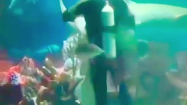 The underwater dance