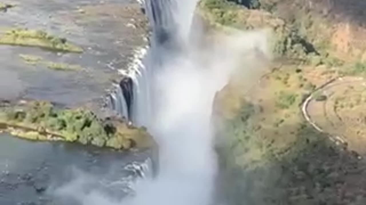 Mosi-oa-Tunya / Victoria Falls