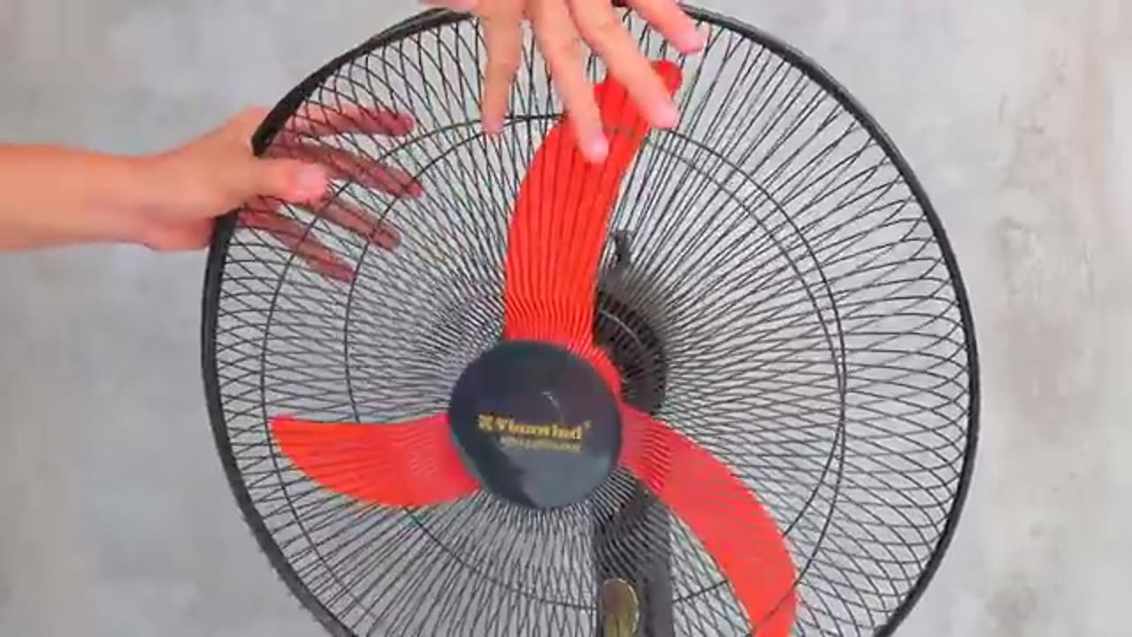 How to make a Wind Turbine - Free Energy