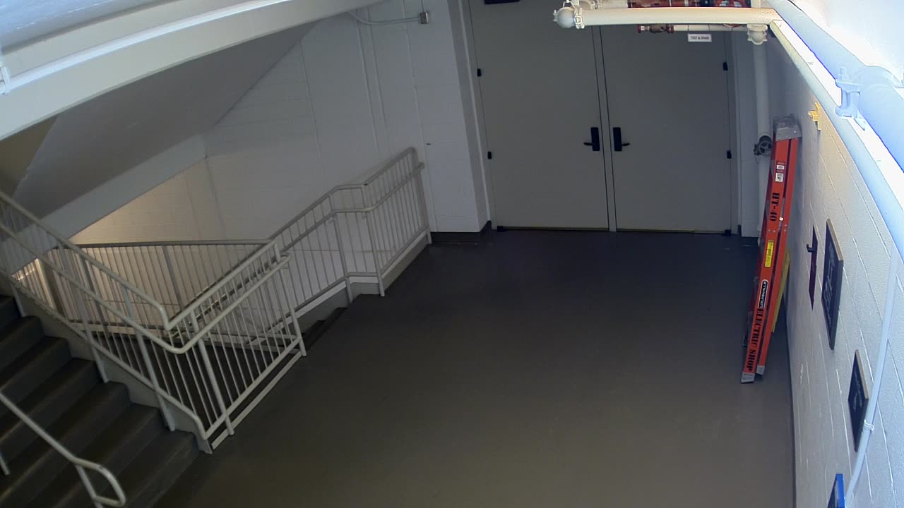 7081CVCLLStair1_2021-01-05_05h17min37s563ms.mp4