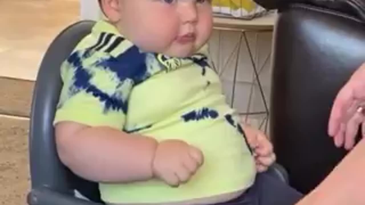 Nooo, he's not overweight! The chair is just too small! ❤️🤣🤣