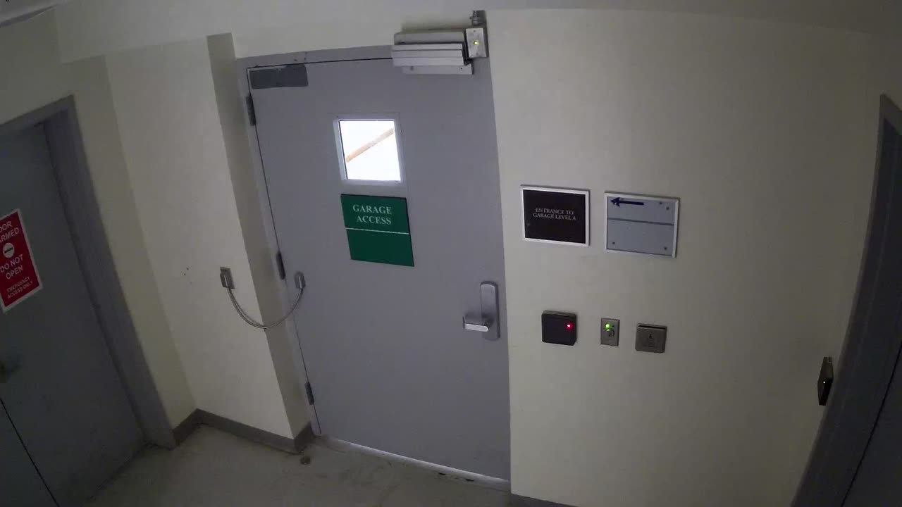 5180CHOBBANorthLobbyStair8_2021-01-05_17h20min02s833ms.mp4