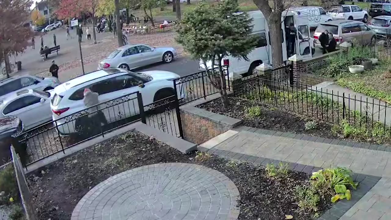 A NYC man has died after trying to stop two carjackers from burglarizing his car.